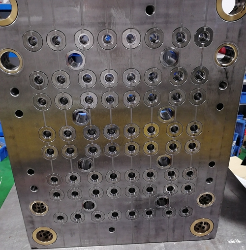 pump connecting cap molds dispensers plug molds aerosol valve 2cc 4cc chaplet moulds 04.jpg